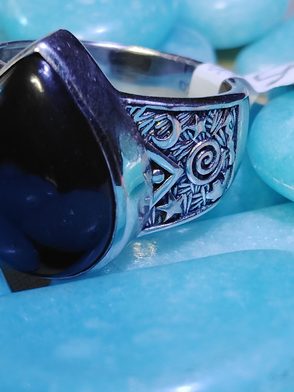 STERLING SILVER & SHUNGITE MEN'S RING WITH CELESTIAL PATTERN. SIZE 9